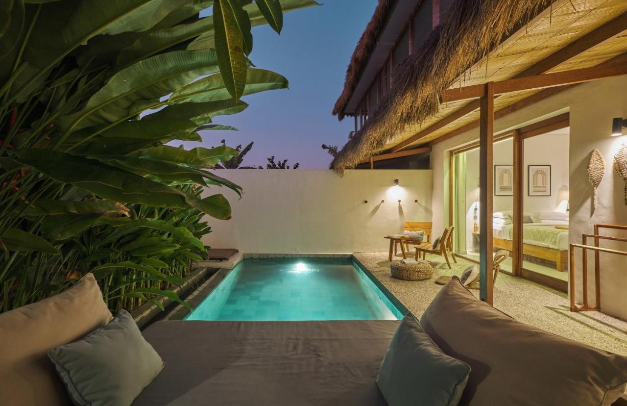 Amber Lombok Beach Resort Selong Belanak Exterior foto